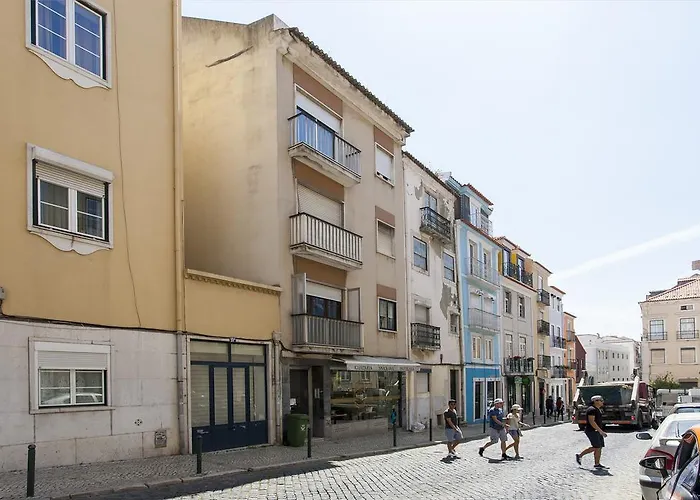 Appartement Joivy Bright 2br Apt With River Views &balcony In Alfama, Moments From Santa Apolonia Train Station Lisboa