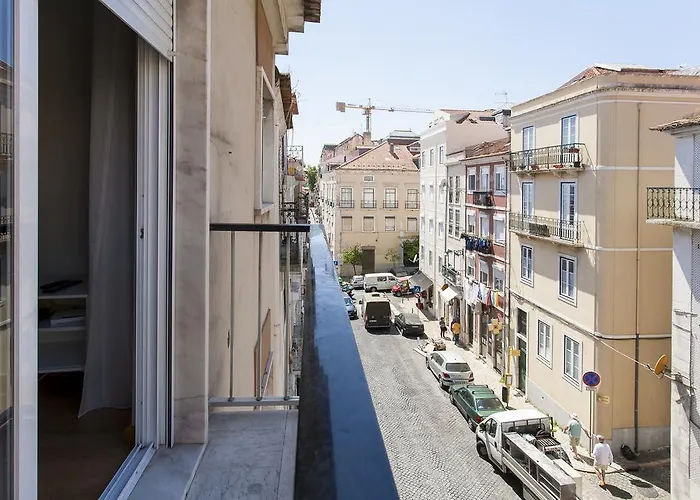 Joivy Bright 2br Apt With River Views &balcony In Alfama, Moments From Santa Apolonia Train Station 公寓 *