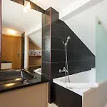 Joivy Bright 2br Apt With River Views &balcony In Alfama, Moments From Santa Apolonia Train Station * Лиссабон