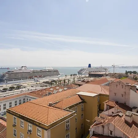 Apartmán Joivy Bright 2br Apt With River Views &balcony In Alfama, Moments From Santa Apolonia Train Station *