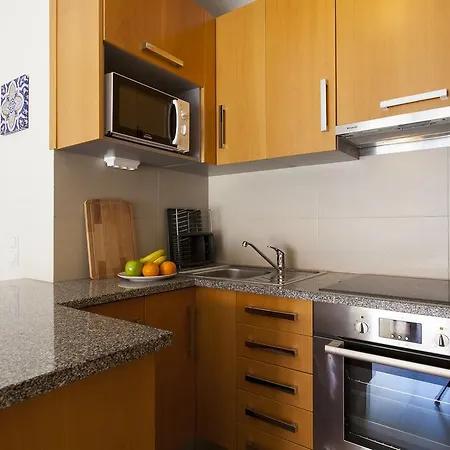 Joivy Bright 2br Apt With River Views &balcony In Alfama, Moments From Santa Apolonia Train Station Apartmán Lisboa