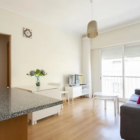 Joivy Bright 2br Apt With River Views &balcony In Alfama, Moments From Santa Apolonia Train Station Apartmán Lisboa