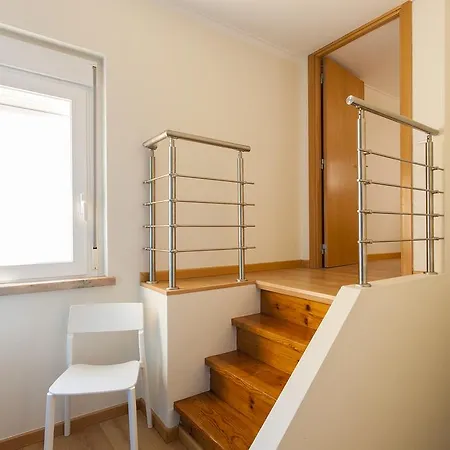 Daire Joivy Bright 2br Apt With River Views &balcony In Alfama, Moments From Santa Apolonia Train Station *