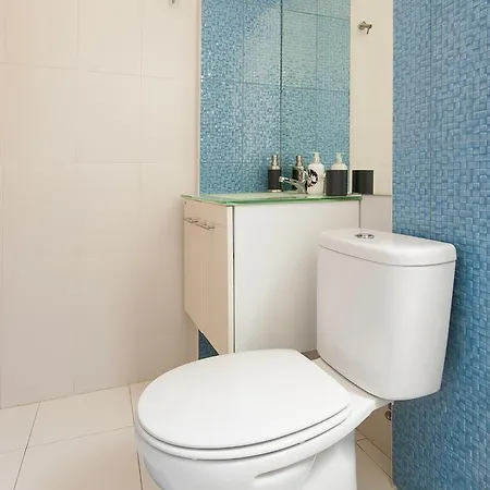 Daire Joivy Bright 2br Apt With River Views &balcony In Alfama, Moments From Santa Apolonia Train Station *