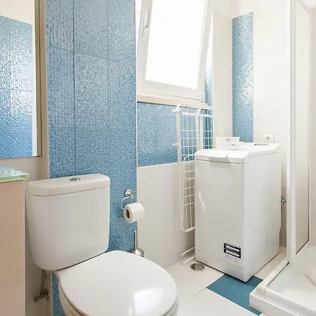 Daire Joivy Bright 2br Apt With River Views &balcony In Alfama, Moments From Santa Apolonia Train Station Lisboa